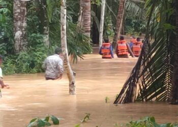 KEADAAN banjir di Ijok, Larut semalam semalam namun pusat pemindahan sementara (PPS) mangsa banjir di kawasan itu telah ditutup pagi ini. - GAMBAR IHSAM APM