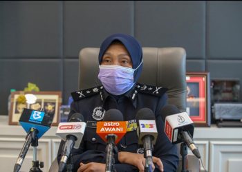 SURINA Saad dalam sidang akhbar di IPK Perlis, Kangar Perlis hari ini.- Shahir Noordin