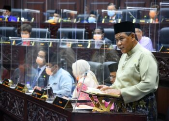 AMINUDDIN Harun ketika membentangkan Belanjawan Negeri Sembilan 2021 dalam sidang Dewan Undangan Negeri di, Seremban.