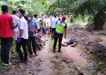 KEADAAN mangsa yang disondol babi hutan dalam kejadian di kebun kelapa sawit di Tanah Hitam, Chemor di Ipoh semalam. - GAMBAR IHSAN PDRM