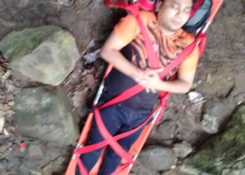 MUHAMMAD Aidil Wafi Razali cedera akibat tergelincir dan terjatuh semasa menghampiri puncak Air Terjun Seri Perigi, Yan.