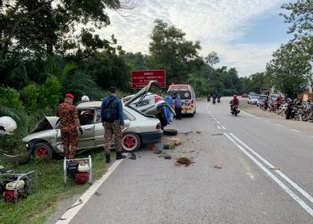 KEADAAN kemalangan membabitkan dua buah kereta yang meragut nyawa seorang wanita dalam kejadian di Kilometer 19 Jalan Bahau-Kemayan, Jempol pagi tadi.