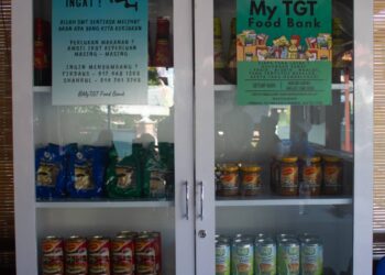 BANK makanan atau MY TGT Food Bank yang dibuka di Masjid Tuan Guru dan Masjid Karwa, Tanjong Tokong, Pulau Pinang bertujuan memudahkan penyaluran bantuan kepada golongan yang benar-benar memerlukan bantuan makanan.