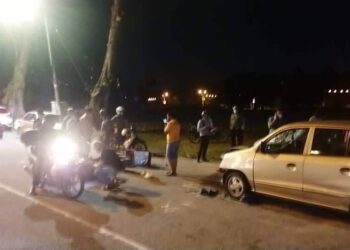 KEJADIAN kemalangan yang mengakibatkan seorang pekerja penghantar makanan maut dalam kejadian di Taman AST, Seremban, semalam. - UTUSAN/MEDIA SOSIAL