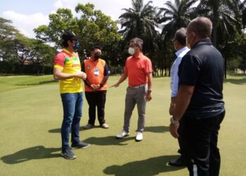 WAN Ahmad Fahysal Wan Ahmad Kamal ketika mengadakan lawatan ke Kota Permai Golf dan Country Resort, Shah Alam, Selangor. - UTUSAN/MOHAMAD NAUFAL MOHAMAD IDRIS