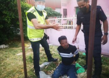 POLIS menahan suspek yang disyaki menyerang seorang warga emas di Lebuhraya Sultan Abdul Halim, Alor Setar semalam.