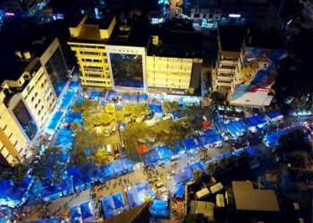 PEMANDANGAN dari udara Bazar Johor Bahru yang sering menjadi tumpuan pengunjung dari dalam dan luar negara yang terletak di tengah-tengah bandar raya Johor Bahru di Johor. -IHSAN/Persatuan Peniaga Berwawasan Bazar Johor Bahru