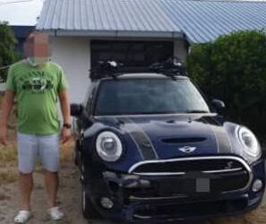 SEORANG lelaki bertindak memecut laju kereta jenis Mini Cooper yang dipandunya ketika cuba meloloskan diri daripada SJR di Kilometer 10.8 Lebuh Raya Lingkaran Luar Butterworth (BORR), Pulau Pinang malam tadi kerana dipercayai memandu dalam keadaan mabuk.