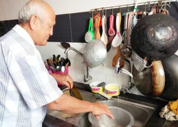 TEKANAN air yang terlalu perlahan atau ada kalanya tidak ada langsung menyukarkan penduduk Taman Seri Putera di Nibong Tebal, Pulau Pinang untuk melakukan aktiviti seharian termasuk kerja rumah seperti membasuh pinggan mangkuk.