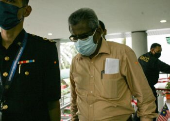 AHMAD KAMAL Mohd. Mydeen ke Mahkamah Sesyen Shah Alam, Selangor mewakili Pristine Offshore Sdn. Bhd. atas pertuduhan memberi suapan bernilai RM321,350.