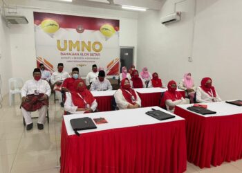 PERWAKILAN daripada tiga sayap UMNO Bahagian Alor Setar tidak ketinggalan mengikuti PAU 2020 secara maya di Alor Setar  hari ini.