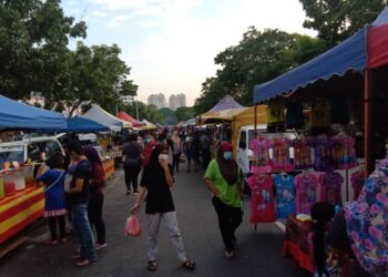 MESKIPUN sudah dibenarkan beroperasi semula, namun kebanyakan pasar malam di Pulau Pinang masih lengang disebabkan orang ramai mengambil sikap berhati-hati bagi mengelak penularan wabak Covid-19.