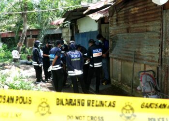 Dalam kejadian kira-kira pukul 7.30 pagi itu, S. Pushpaharan, 43, maut ditetak di bahagian pipi kiri menggunakan senjata tajam disyaki parang.