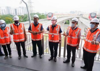 WEE Ka Siong meninjau laluan baharu MRT Putrajaya dari Sri Damansara Sentral ke stesen Kampung Batu.