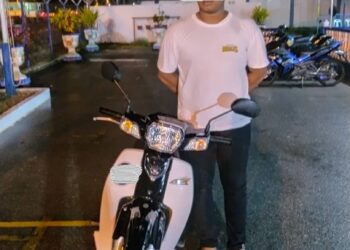 ANTARA remaja yang ditahan merempit dan menunggang motosikal secara melulu yang ditahan menerusi Op Samseng Jalanan di Lebuh Raya Lingkaran Luar Butterworth (BORR), Bagan Ajam, Pulau Pinang malam tadi.