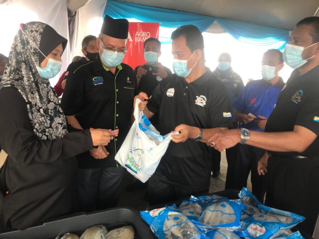 Ikan Sejuk Beku Tampung Bekalan Ramadan Utusan Malaysia