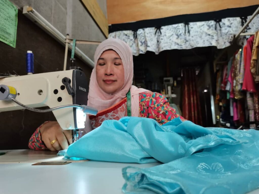 Tukang Jahit Masih Terima Tempahan Baju Raya Utusan Malaysia 