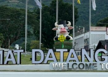 DEKORASI replika lembu yang memakai samping serta songkok di Bulatan Jalan Air Itam, Pulau Pinang yang menimbulkan kemarahan orang ramai khususnya umat Islam yang tular di dalam media sosial.