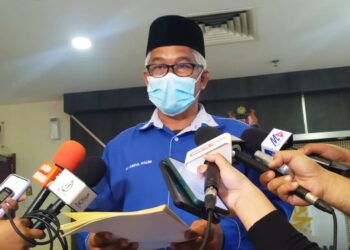 ABDUL HALIM Tawil bercakap kepada pemberita pada sidang akhbar SOP ibadah korban di Pejabat Mufti, Ayer Keroh, Melaka. - UTUSAN/MUHAMMAD SHAHIZAM TAZALI