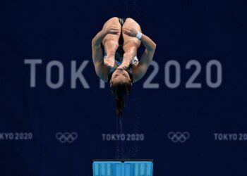 PENERJUN negara, Nur Dhabitah Sabri ketika melakukan terjunan dalam aksi final 3 meter papan anjal Sukan Olimpik 2020 di Tokyo, hari ini.- AFP