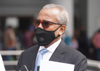 MUHAMMAD Shafee Abdullah hadir di Mahkamah Tinggi Kuala Lumpur untuk dibicarakan terhadap tuduhan pengubahan wang haram sebanyak RM9.5 juta yang didakwa  diterima daripada  Najib Tun Razak. -  UTUSAN/FARIZ RUSADIO