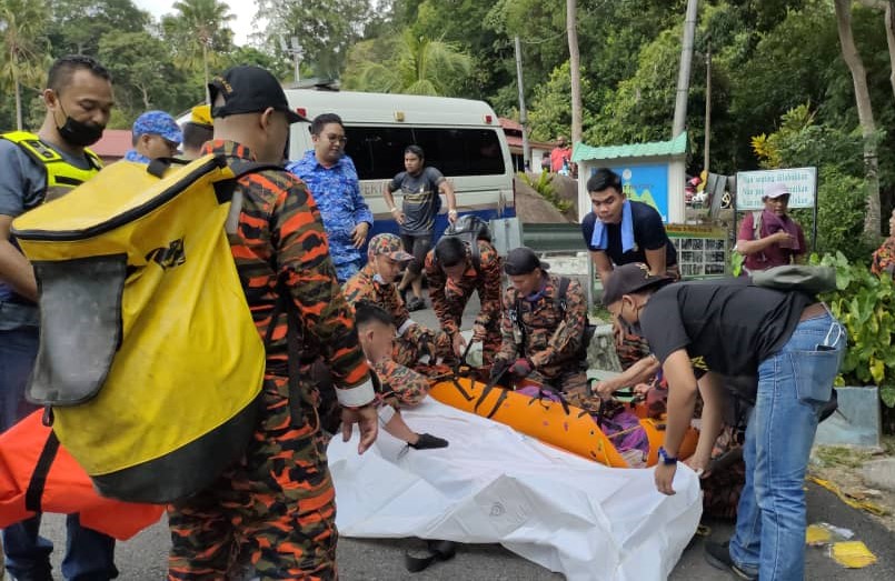 Bomba Bawa Turun Pendaki Maut Di Gunung Datuk - Utusan Malaysia