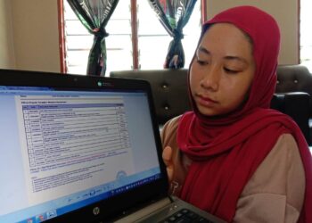 PELAJAR lepasan SPM, Nur Syakirah Noorazli, 18, mula menerima pelbagai tawaran daripada universiti awam dan kolej swasta untuk melanjutkan pengajian selepas kisahnya yang gagal diterima ke mana-mana IPT selepas 12 permohonan ditolak disiarkan Utusan Malaysia kelmarin.