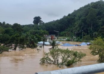 KEADAAN banjir disifatkan di luar jangkaan di sekitar daerah Bentong di Bentong, Pahang.