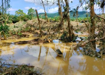 MAYAT mangsa kejadian arus deras di atas jambatan Telemong di Bentong, Pahang ditemukan anggota Jabatan Bomba dan Penyelamat Malaysia (JBPM). - FOTO IHSAN JBPM PAHANG