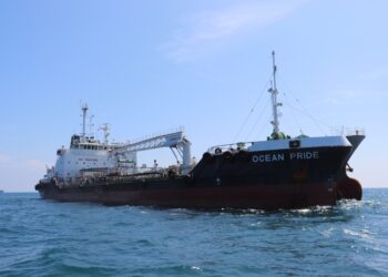 KAPAL MT Ocean Pride yang membawa muatan diesel dipercayai dirompak sekumpulan kru kapal warga Indonesia di perairan Tanjung Sedili, Kota Tinggi, Johor.