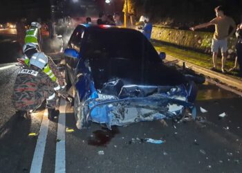 KEADAAN kereta Suzuki Swift yang terlibat kemalangan dengan sebuah motosikal di Jalan Datuk Mahmud, berdekatan Institut Pertanian Kuala Lipis di Lipis, Pahang. - GAMBAR IHSAN IPD LIPIS