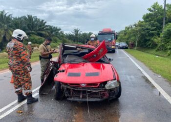 KERETA jenis Proton Wira yang dinaiki empat sekeluarga hilang kawalan lalu terbabas dan melanggar sebatang pokok dalam kejadian di Jalan Kampung Pulau Semut, Alor Gajah, Melaka.