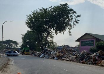 TAMAN Sri Muda di Seksyen 25 mencatatkan buangan sisa banjir terbanyak selepas keseluruhan kawasan perumahan di sana dinaiki air pada 18 Disember lalu selepas hujan sangat lebat berlarutan di Shah Alam, Selangor.