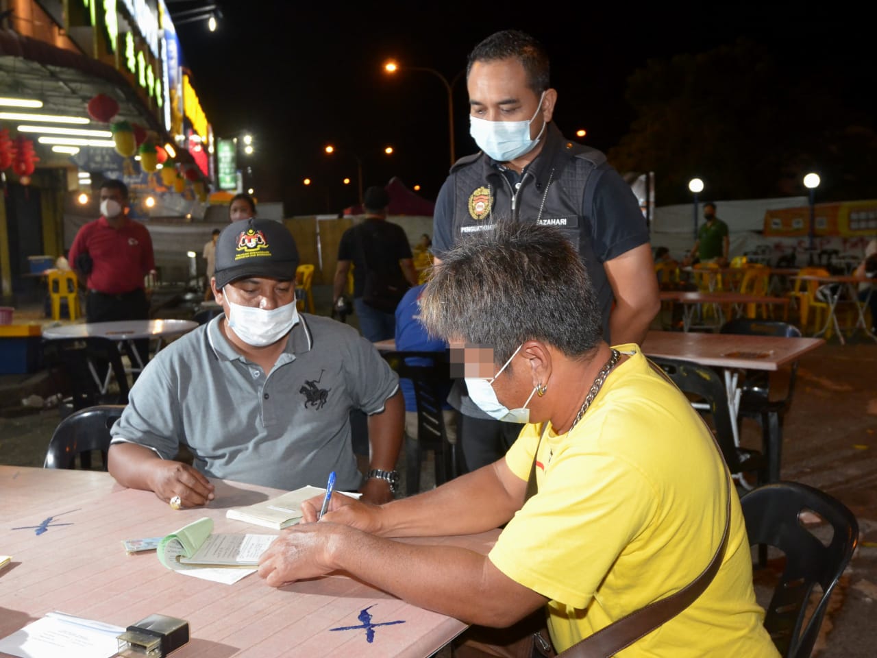 71 Dikompaun Merokok Di Tempat Awam - Utusan Malaysia