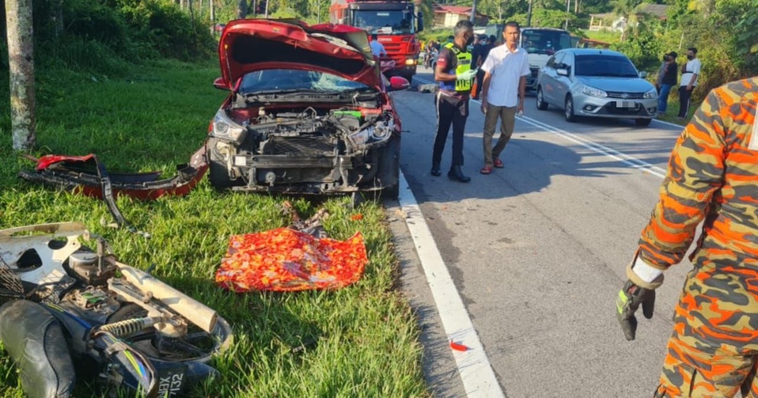 Suami Isteri Maut, Motosikal Dinaiki Bertembung Kereta - Utusan Malaysia