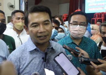 MOHD. Rafizi Ramli ditemui pemberita pada Perjumpaan Yakini Rakyat di Gunung Rapat, Ipoh. - UTUSAN/ASLIZA MUSA