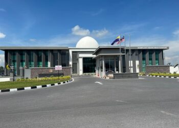 MAHKAMAH Majistret Kangar menjatuhkan hukuman denda terhadap seorang individu atas kesalahan mencuri di Kangar, Perlis hari ini.-UTUSAN/ASYRAF MUHAMMAD