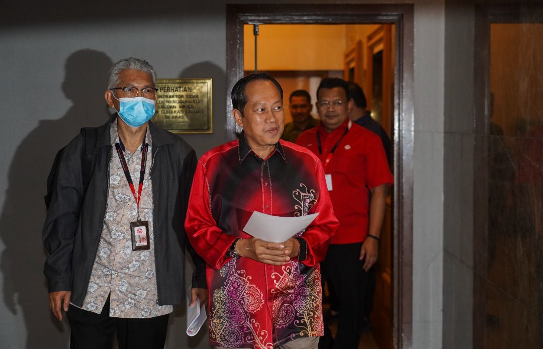 RUU Anti Lompat Parti: UMNO Mungkin Pinda Perlembagaan - Utusan Malaysia