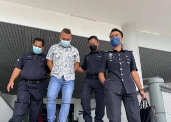 LAU Siong Ping mengaku bersalah di Mahkamah Sesyen, Ayer Keroh, Melaka atas pertuduhan membuat hantaran jelik dalam media sosial terhadap anggota polis trafik.