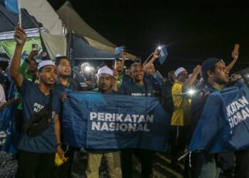 ANTARA penyokong yang hadir ke Himpunan Jentera PN Kedah di Kompleks Pas Kedah, Alor Setar, malam tadi. -UTUSAN/SHAHIR NOORDIN