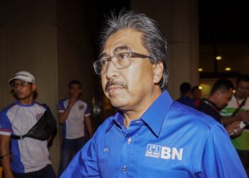 Johari ditemui selepas Majlis Pengumuman Calon Barisan Nasional, di Pusat Dagangan Dunia, di sini hari ini. -UTUSAN/SHIDDIEQIIN ZON