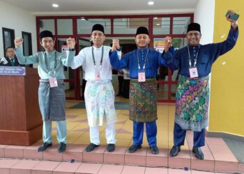 EMPAT calon bertanding di Parlimen Hang Tuah Jaya (dari kiri) Adam Adli Abd. Halim, Sheikh Ikhzan Sheikh Salleh, Mohd. Ridhwan Mohd. Ali dan Mohd. Azrudin Md. Idris. - UTUSAN/AMRAN MULUP