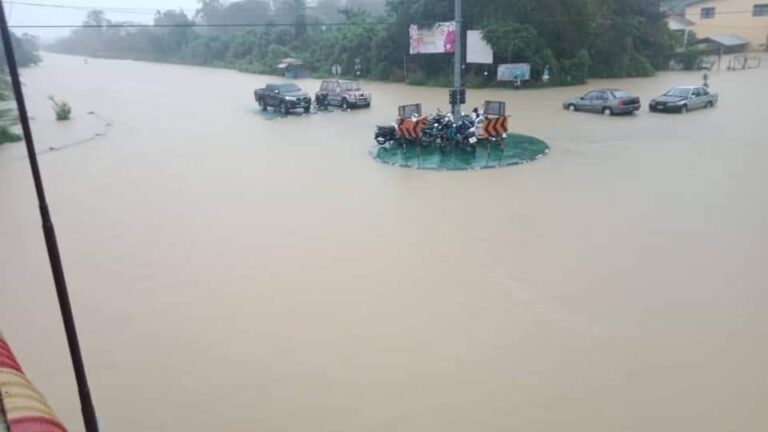 Banjir Di Kelantan Bertambah Buruk