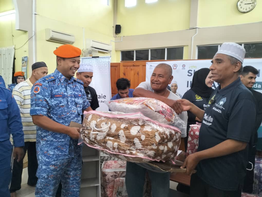 Mangsa Banjir Di Kelantan Dapat Bantuan Perabot - Utusan Malaysia