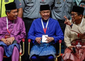 KEPUTUSAN Perhimpunan Agong UMNO (PAU) 2022 yang meluluskan usul tambahan supaya jawatan presiden dan timbalan presiden dikekalkan mengecewakan.