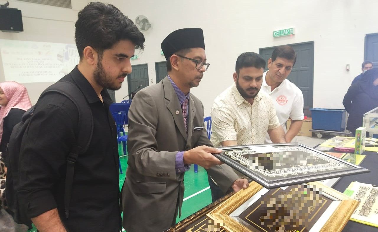 Peniaga Perhiasan Al Quran Perlu Semak Ayat Sebelum Jual Utusan Malaysia 0199