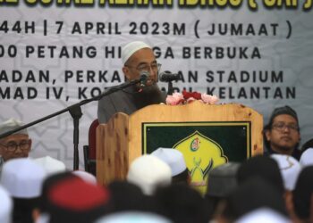 AZHAR Idrus mempunyai tauliah menyampaikan kuliah di Madinah Ramadan, Kota Bharu, Kelantan-UTUSAN/KAMARUL BISMI KAMARUZAMAN