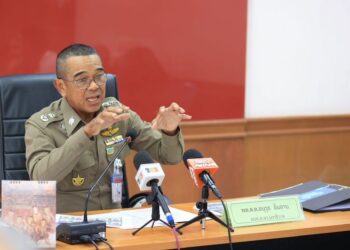 ANURUTH Imarb semasa sidang media di Ibu Pejabat Polis Wilayah Narathiwat, Thailand semalam.-UTUSAN/KAMARUL BISMI KAMARULZAMAN