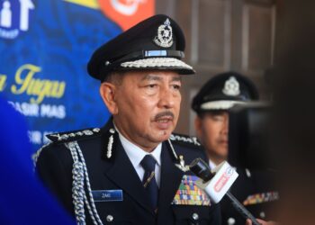 MUHAMAD Zaki Harun semasa sidang media selepas  Majlis Serah Terima Tugas Ketua Polis Pasir Mas di Ibu Pejabat Polis (IPD) Pasir Mas, Kelantan hari ini-UTUSAN/KAMARUL BISMI KAMARULZAMAN