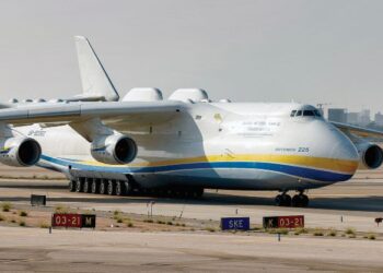 PESAWAT kargo terbesar dunia, Antonov-225 buatan Ukraine. - AFP